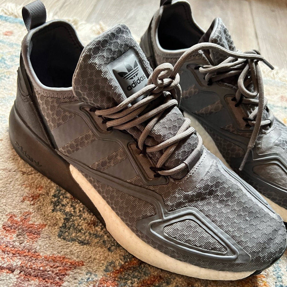 EUC ADIDAS ZX boost